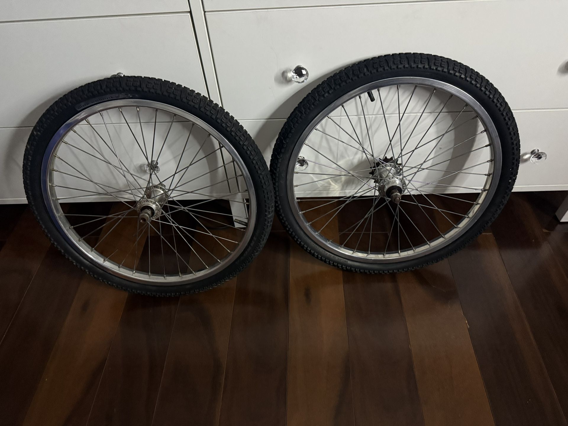 90’s Gt Race lace bmx wheel set 32 hole seald bearings