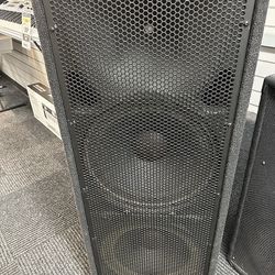 JBL MPro MP225 Dual 15 2-Way Speaker