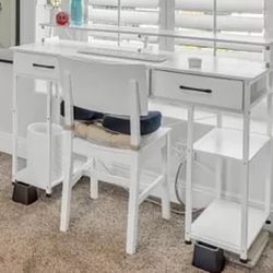 White 3-drawer Desk