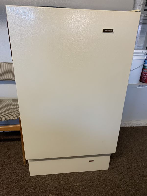 Kenmore 9 Cubic Feet Upright Freezer for Sale in Las Vegas, NV OfferUp