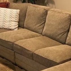 Fabric Couch (selling only 2 Piece love Seat) 