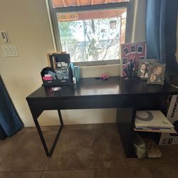 IKEA Desk (MICKE)