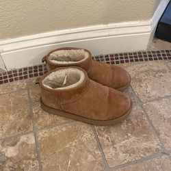 UGG Women Classic Ultra Mini Chestnut Suede Boots Size 5