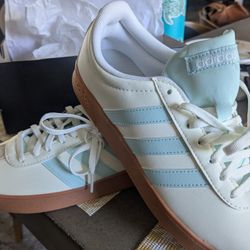 Women's Adidas VL COURT Base Shoe Size 8