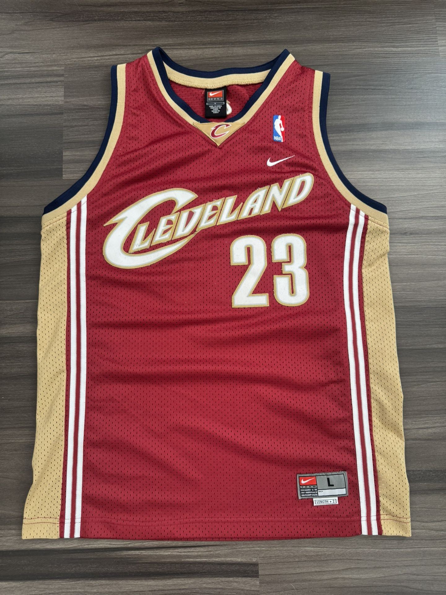 Vintage Nike Cleveland Cavaliers LeBron James #23 Jersey Stitched Youth Large