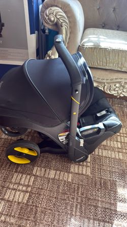 Doona midnight edition black like new used for 7 months baby donโt need no more inside the original box with all included