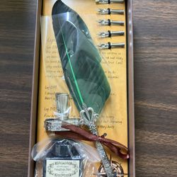 Calligraphy Green/White Ink Feather Pen