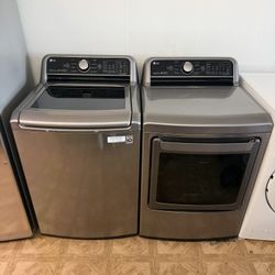 LG GLASS DIAMONDS WASHER/DRYER SET.
