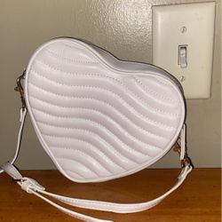 White Heart Purse 👛 