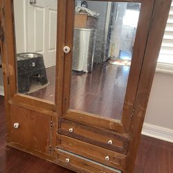 Antique Medicine Cabinet With Ceramic Knobs And Mirrors