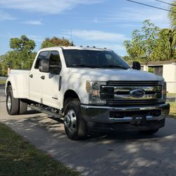 2018 Ford F-350 Super Duty Crew Cab🤍