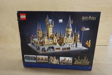 LEGO Harry Potter Hogwarts Castle and Grounds Building Set (76419)