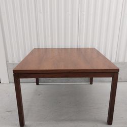 MID  CENTURY  MODERN  (MCM)  WALNUT  ACCENT  TABLE