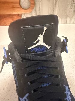 SIZE 9 BLACK/ROYAL JORDAN 4S 1:1