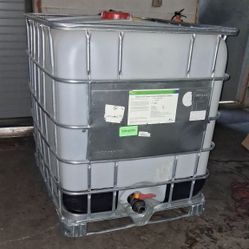 (RINSED)IBC CONTAINER 300$ Or Price Is Flexible Deliver Is Extra 