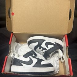 Like New 5c Nike Shoes 