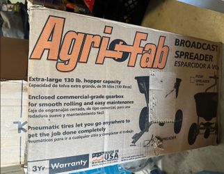 Agri-Fab 130 lb Tow-Behind Broadcast Spreader 45-0463 – New in Box