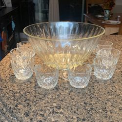 Punch Bowl With 11  Matching Punch Cups  In Good Condition No Chips