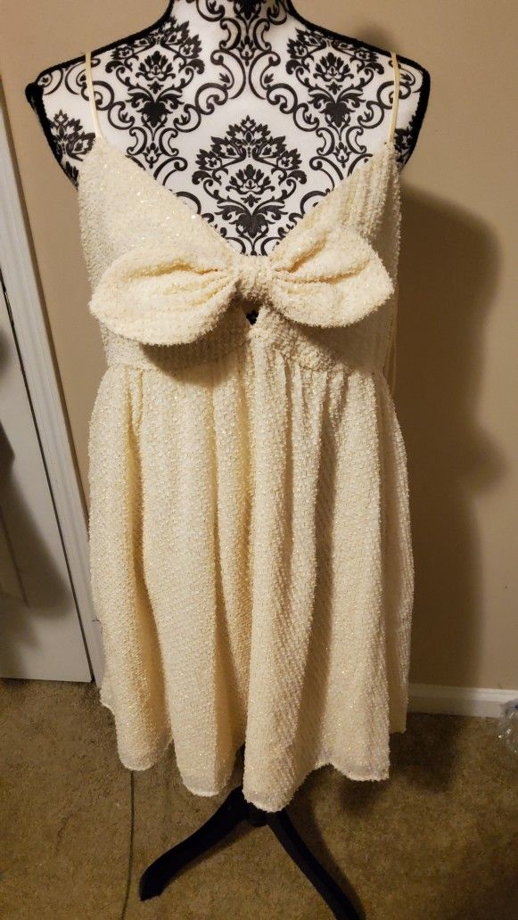 Women Cream Spaghetti Strap Mini Dress Size Large