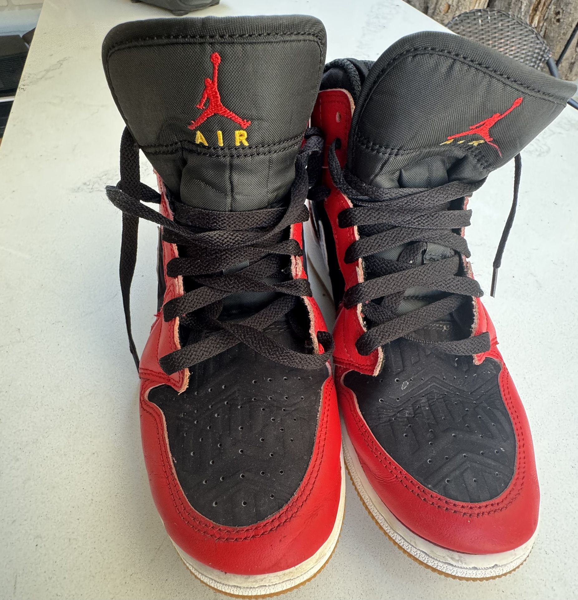 Air Jordan 1 Mid SE “Diamond Shorts/Black University Red” 7 Men