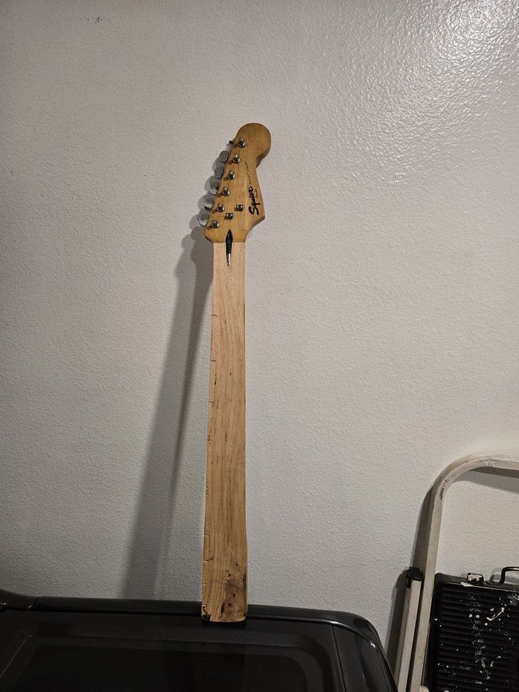 Squier Guitar neck no fretboard