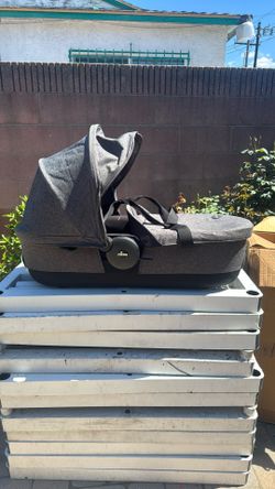 Mimi Xari Bassinet