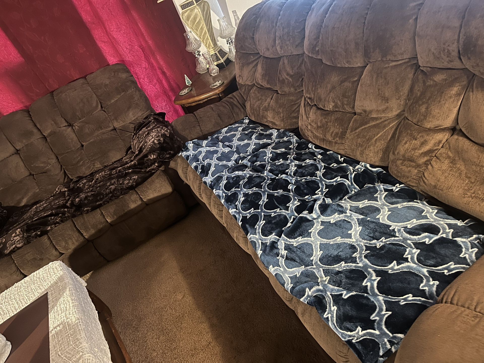 Lazy Boy Couch Set Recliner Ends $300