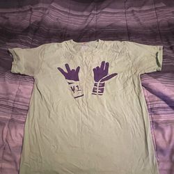 Vintage WWE/WWF Autographs Hardy Boyz T-Shirt(Large) signed by Matt Hardy