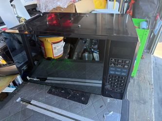Invision R.V. Microwave w/trim (contact info removed)