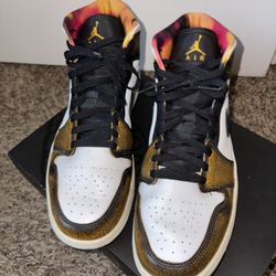 Jordan 1 Mid 