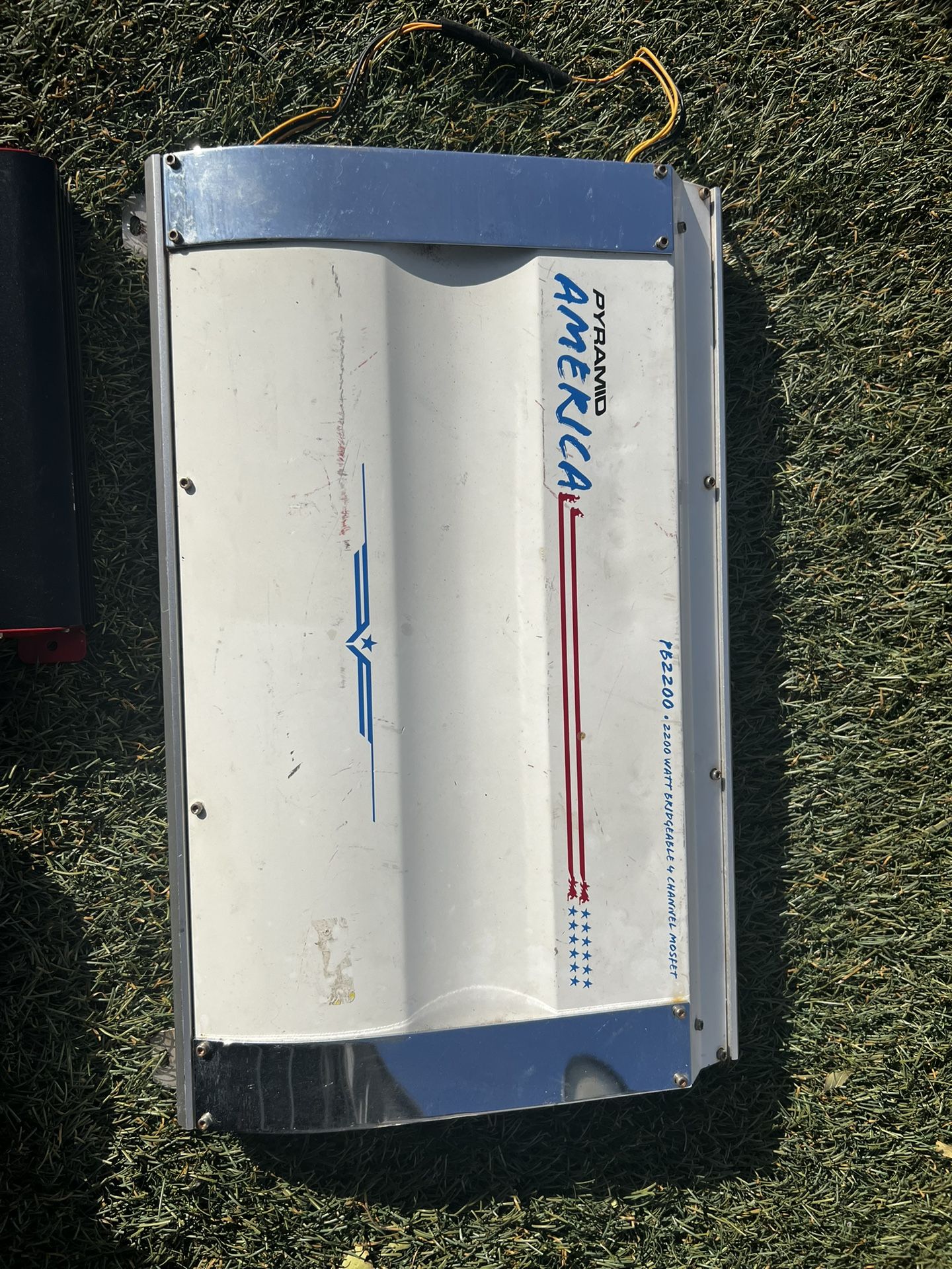 Pyramid America PB-2(contact info removed) Watt Bridgeable 4-Channel MOSFET amplifier