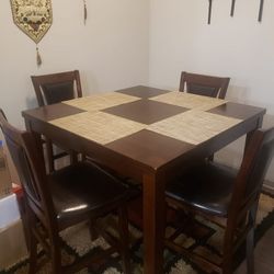 Wooden Dining Table SET (rug/chair/placements)