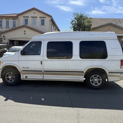 2000 Ford E-250