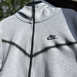 Nike Tech Fleece Grey (L)