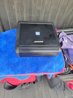 UN AMPLIFIER ALPINE