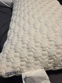 Mlily pillow