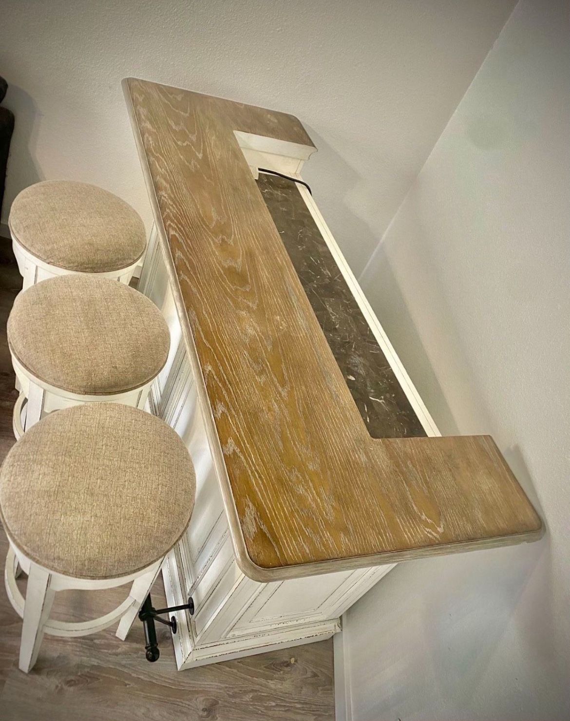 Island/ Bar Top