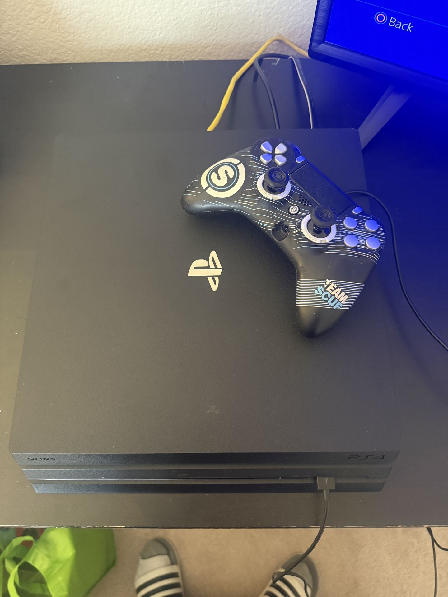 1TB PlayStation Pro Scuf Pro Controller