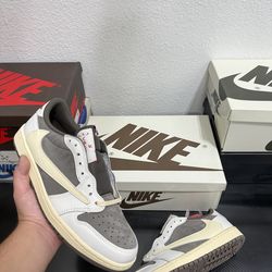 Aj1 Low Nike Air Jordan 1 low Travis Scott  Revrse Mocha size 7,7.5,8,8.5,9,9.5,10,10.5,11,12