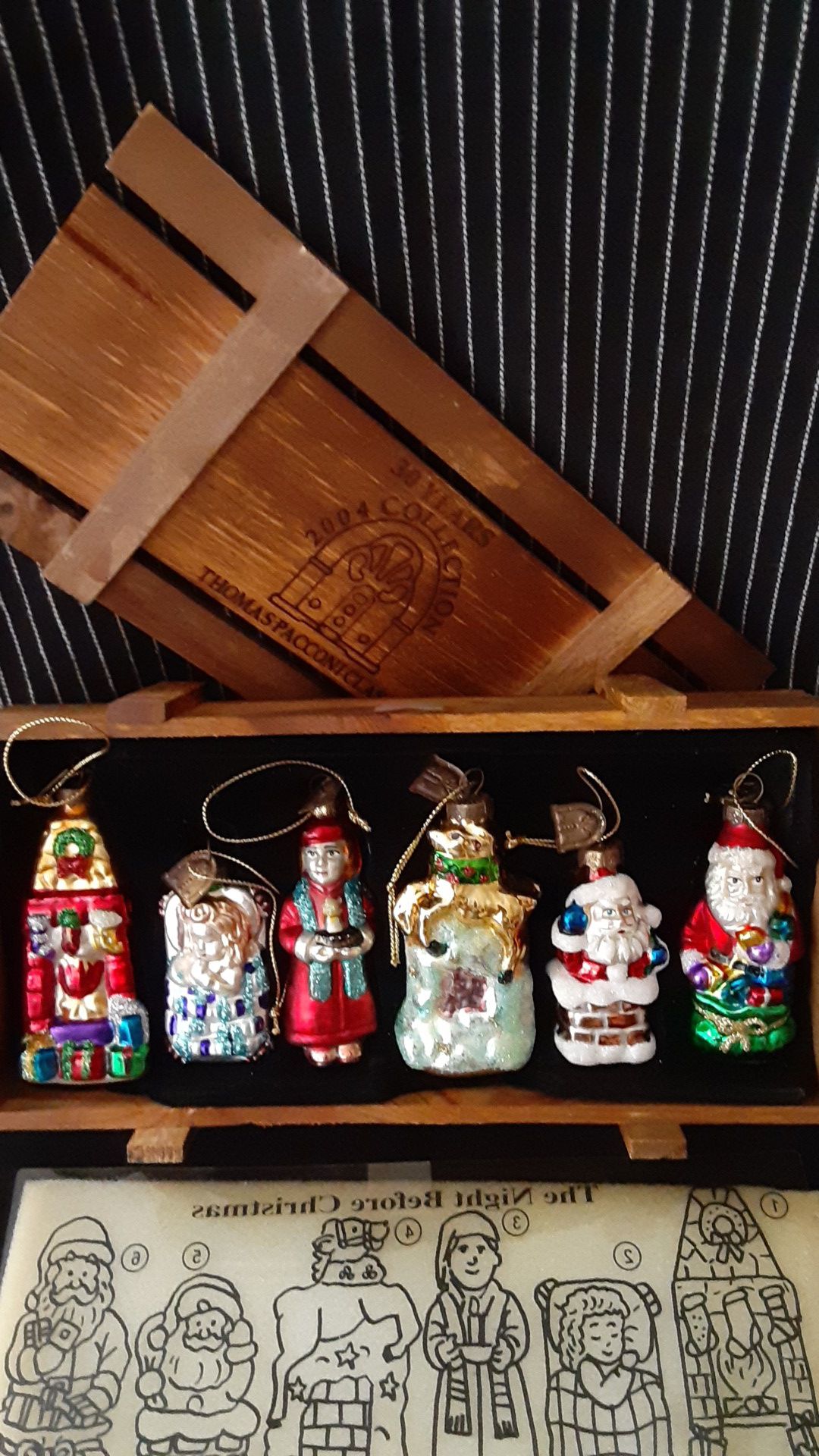 ORIENTAL DECOR CHRISTMAS GLASS ORNAMENT SET WITH WOODEN BOX