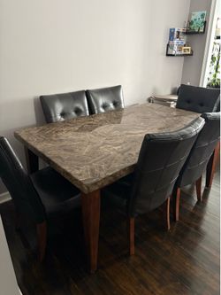 FREE DINING ROOM TABLE AND CHAIRS