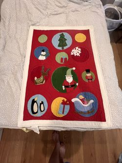 Pottery Barn Kids Holiday Heritage Santa Toddler/Crib Quilt Christmas 36 X 50