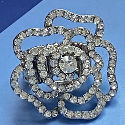 Fashion Ring Floral Silver Tone Rhinestones Gorgeous 