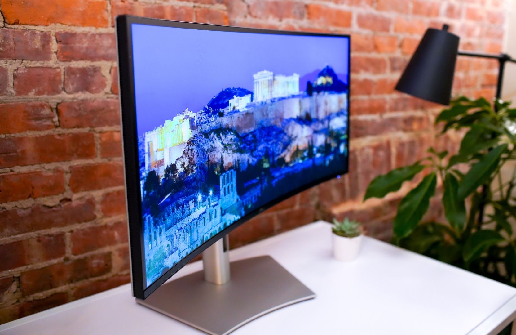 Dell UltraSharp 34 Curved Thunderbolt'' Hub Monitor