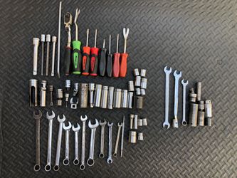 SnapOn tool bundle with a few Mac pieces. There all Snap on except the pieces that are separated in the last picture
