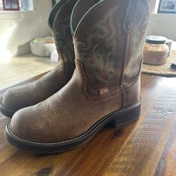Women’s Boots 