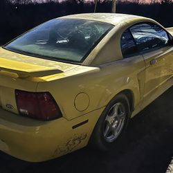 2004 Ford Mustang