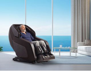 Like Brand  New .. With Warranty .. Daiwa Hubble 3D SL-Track Massage Chair with Zero Gravity, Auto Body Scan