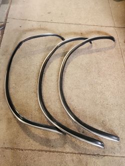 92 96 Chevy Caprice Impala Wheel Well Trim Molding OEM ONLY (3)