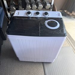 Twins tub washing machine